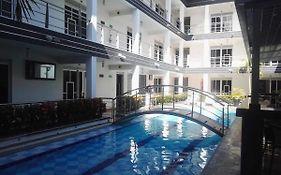 Confort Plaza Hotel