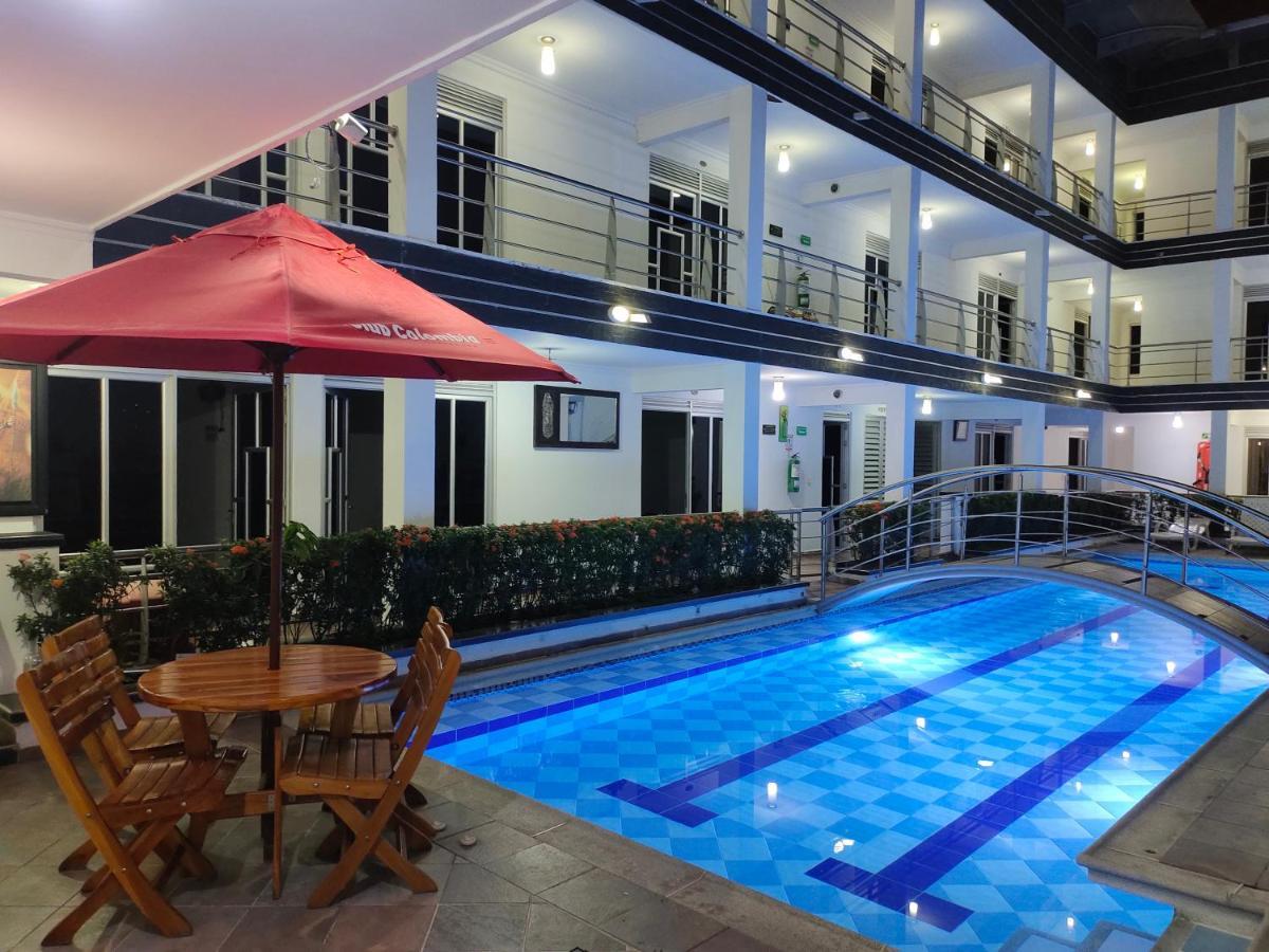 Confort Plaza Hotel Villavicencio Exteriör bild